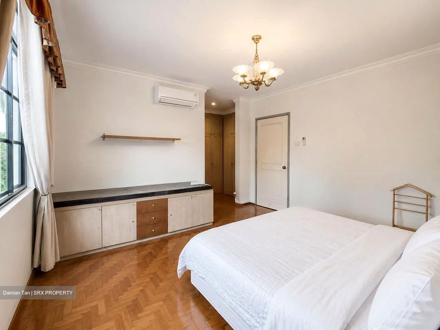 Sixth Crescent (D10), Terrace #614432031